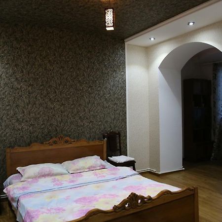 Апартаменты Срташян - улица Горького Гюмри Экстерьер фото