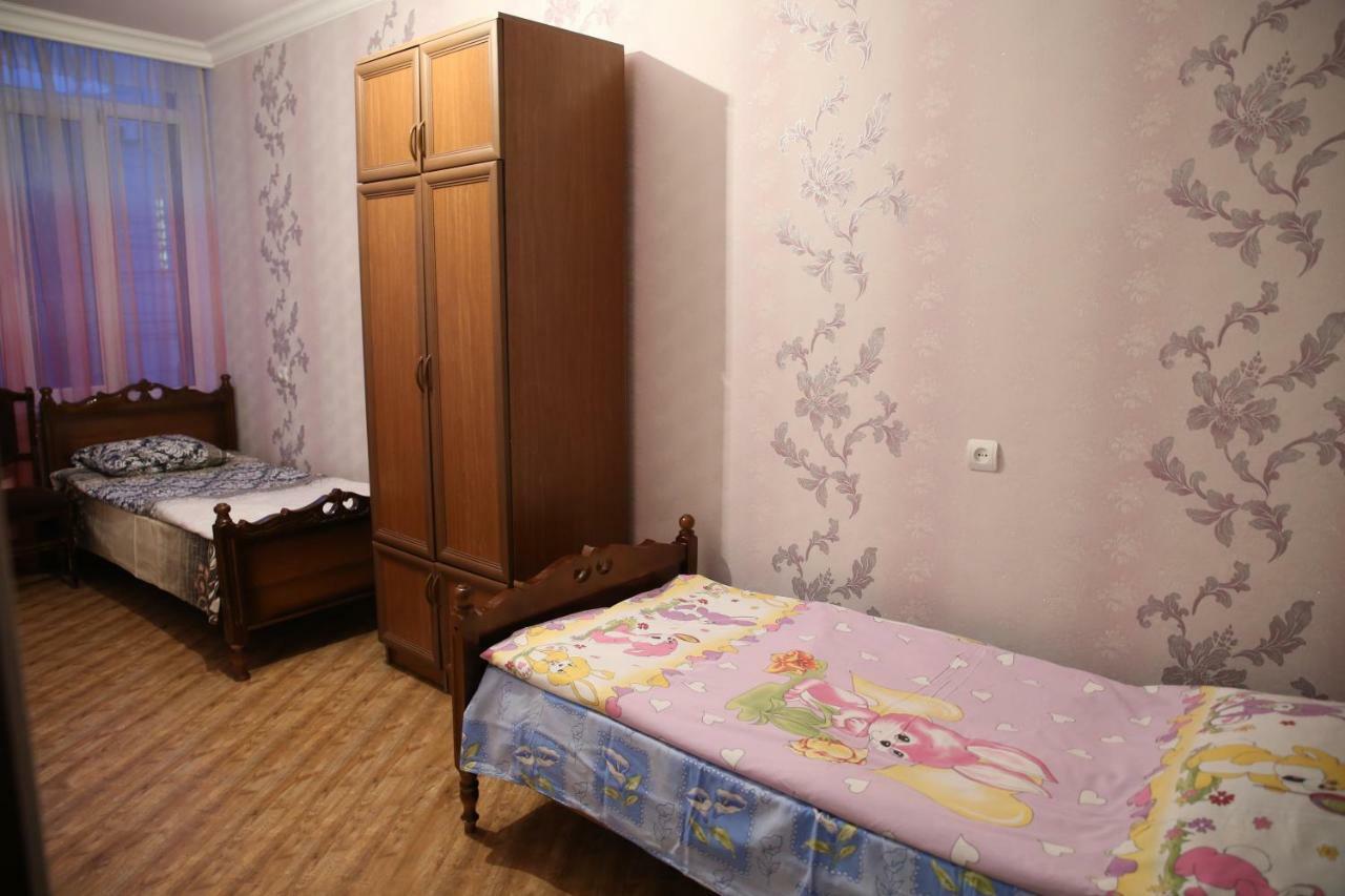 Апартаменты Срташян - улица Горького Гюмри Экстерьер фото